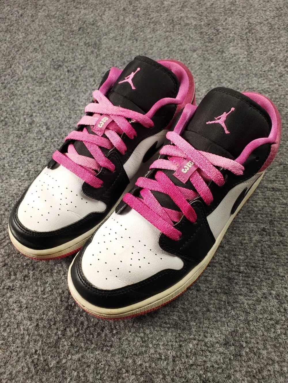 Air Jordan 1 Low SE GS Black Active Fuchsia Kids Girls 5.5 Youth CT1564-005 Pink